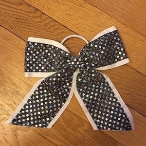 LAST CHANCE🎀NWOT Claire’s Sparkly Hair Tie Bow🎀
